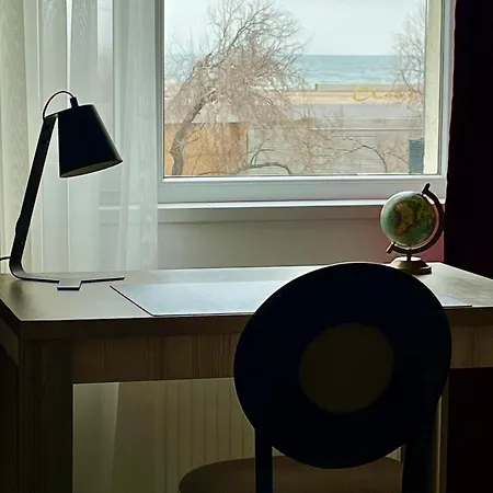 Apartment Cara 1 Min Walk To The Summerland Mamaia